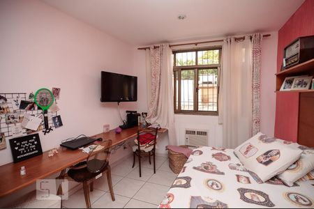 Casa à venda com 172m², 4 quartos e 1 vagaSuíte 2