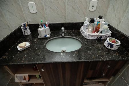 Casa à venda com 172m², 4 quartos e 1 vagaBanheiro suíte 2