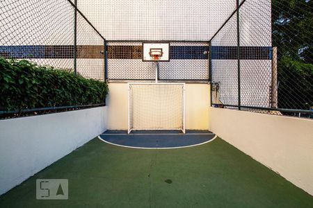 Apartamento à venda com 47m², 2 quartos e 1 vaga Apartamento à venda com 47m², 2 quartos e 1 vagaÁrea comum - quadra de esportes