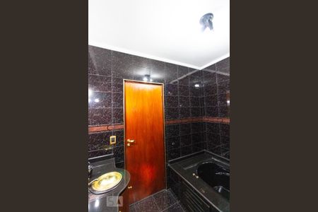 Casa à venda com 141m², 3 quartos e 2 vagas Casa à venda com 141m², 3 quartos e 2 vagasBanheiro 1