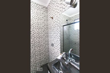 Casa à venda com 141m², 3 quartos e 2 vagas Casa à venda com 141m², 3 quartos e 2 vagasBanheiro edícula