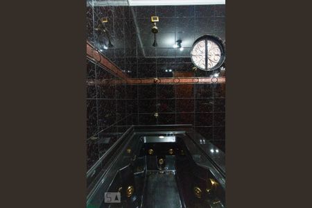 Casa à venda com 141m², 3 quartos e 2 vagas Casa à venda com 141m², 3 quartos e 2 vagasBanheiro 1