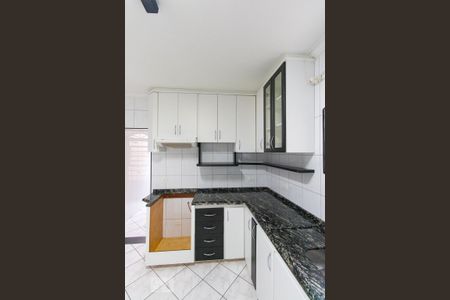 Casa à venda com 141m², 3 quartos e 2 vagas Casa à venda com 141m², 3 quartos e 2 vagasCozinha