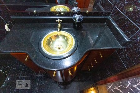 Casa à venda com 141m², 3 quartos e 2 vagas Casa à venda com 141m², 3 quartos e 2 vagasBanheiro 1