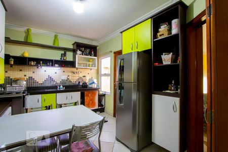 Casa à venda com 348m², 4 quartos e 4 vagasCozinha