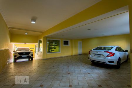 Casa à venda com 348m², 4 quartos e 4 vagasGaragem