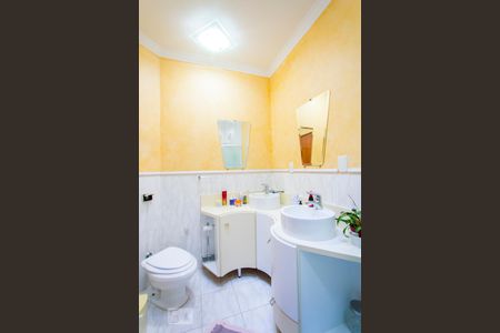 Casa à venda com 348m², 4 quartos e 4 vagasBanheiro do Quarto 1