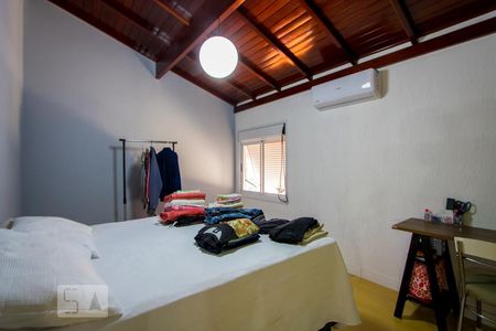 Casa à venda com 348m², 4 quartos e 4 vagasQuarto 2 - Suíte