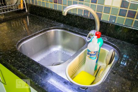 Casa à venda com 348m², 4 quartos e 4 vagasCozinha - Torneira