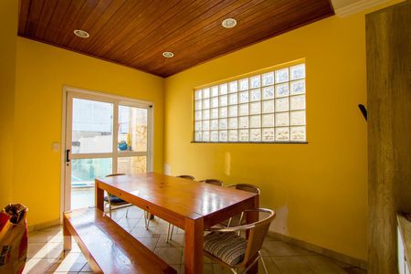 Casa à venda com 348m², 4 quartos e 4 vagasEspaço Gourmet