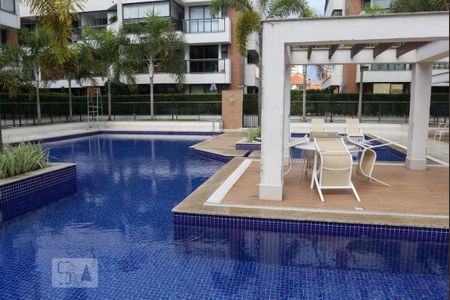 Apartamento à venda com 90m², 3 quartos e 1 vaga Apartamento à venda com 90m², 3 quartos e 1 vagaÁrea comum - Piscina