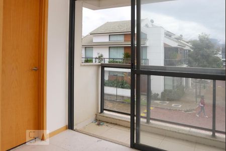 Apartamento à venda com 90m², 3 quartos e 1 vaga Apartamento à venda com 90m², 3 quartos e 1 vagaSuite Canadense