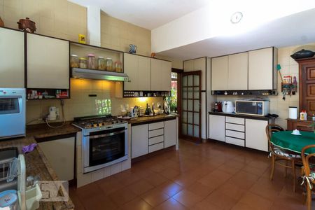 Casa de condomínio à venda com 339m², 4 quartos e 4 vagasCozinha