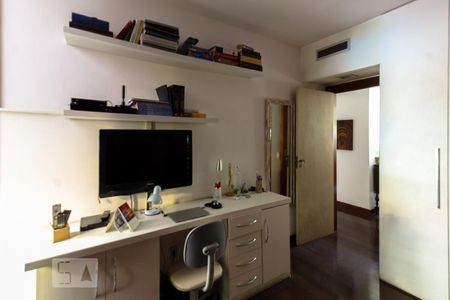 Casa de condomínio à venda com 339m², 4 quartos e 4 vagasQuarto 3