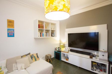 Casa à venda com 350m², 4 quartos e 4 vagasSala de TV
