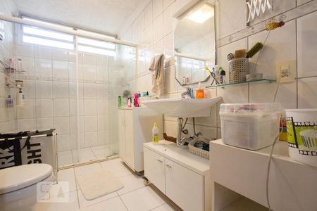 Casa à venda com 350m², 4 quartos e 4 vagasBanheiro da Suíte