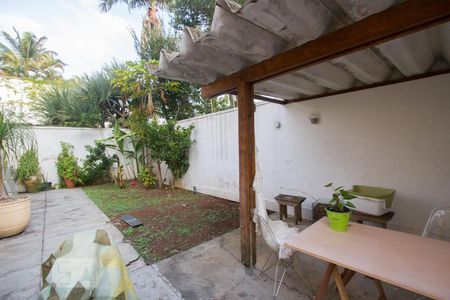 Casa à venda com 350m², 4 quartos e 4 vagasQuintal