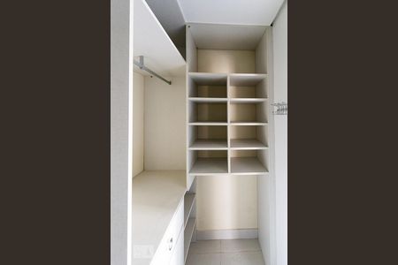 Apartamento à venda com 78m², 2 quartos e 1 vaga Apartamento à venda com 78m², 2 quartos e 1 vagaQuarto 2 - Closet