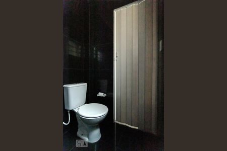 Banheiro de apartamento à venda com 1 quarto, 60m² em São Geraldo, Porto Alegre
