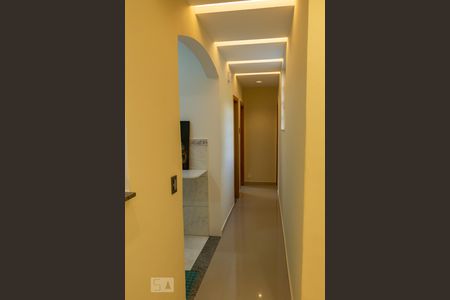 corredor para os quartos e banheiro de apartamento para alugar com 2 quartos, 52m² em Vila Isabel, Rio de Janeiro