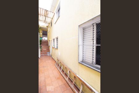 Casa à venda com 151m², 3 quartos e 3 vagas Casa à venda com 151m², 3 quartos e 3 vagasCorredor lateral