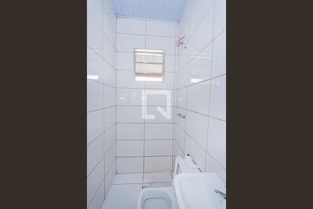 Banheiro de casa para alugar com 1 quarto, 60m² em Parque Peruche, São Paulo