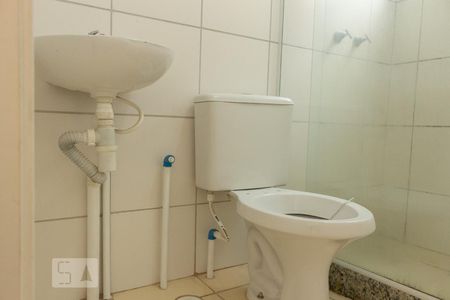 Apartamento para alugar com 44m², 2 quartos e 1 vaga Apartamento para alugar com 44m², 2 quartos e 1 vagaDetalhe do banheiro