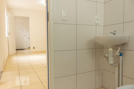 Apartamento para alugar com 44m², 2 quartos e 1 vaga Apartamento para alugar com 44m², 2 quartos e 1 vagaDetalhe do banheiro