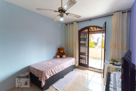 Casa à venda com 200m², 4 quartos e 2 vagas Casa à venda com 200m², 4 quartos e 2 vagasQuarto 2
