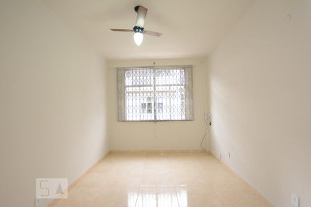 Sala de apartamento para alugar com 2 quartos, 72m² em Olaria, Rio de Janeiro