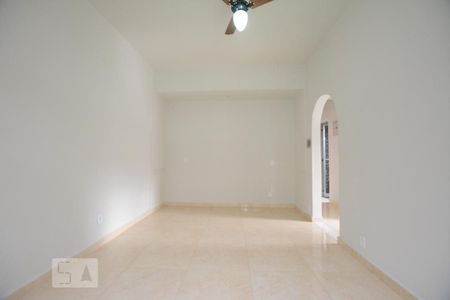 Sala de apartamento para alugar com 2 quartos, 72m² em Olaria, Rio de Janeiro