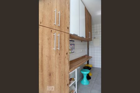 Apartamento à venda com 54m², 2 quartos e 1 vagaCozinha - Armários