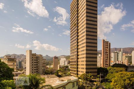 Apartamento à venda com 28m², 1 quarto e sem vaga Apartamento à venda com 28m², 1 quarto e sem vagaVista (área piscina)