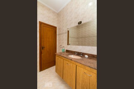 Casa para alugar com 310m², 5 quartos e 2 vagas Casa para alugar com 310m², 5 quartos e 2 vagasBanheiro