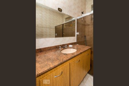 Casa para alugar com 310m², 5 quartos e 2 vagas Casa para alugar com 310m², 5 quartos e 2 vagasBanheiro