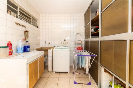 Casa para alugar com 310m², 5 quartos e 2 vagas Casa para alugar com 310m², 5 quartos e 2 vagasÁrea de Serviço