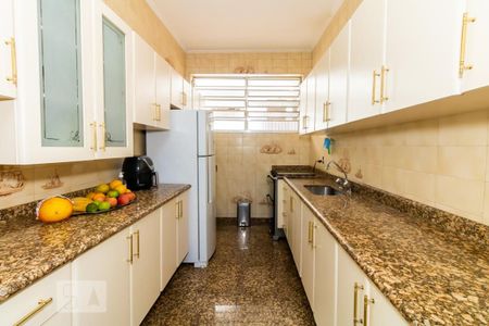 Casa para alugar com 310m², 5 quartos e 2 vagas Casa para alugar com 310m², 5 quartos e 2 vagasCozinha