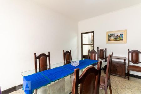 Casa para alugar com 310m², 5 quartos e 2 vagas Casa para alugar com 310m², 5 quartos e 2 vagasSala de Jantar