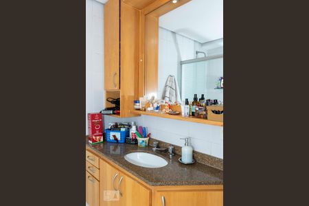 Apartamento à venda com 106m², 4 quartos e 2 vagas Apartamento à venda com 106m², 4 quartos e 2 vagasBanheiro da Suíte