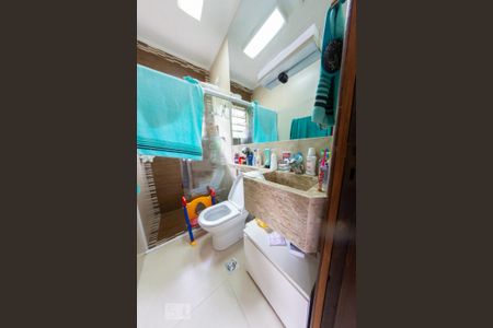 Casa à venda com 320m², 3 quartos e 1 vaga Casa à venda com 320m², 3 quartos e 1 vagaBanheiro da Suíte 2