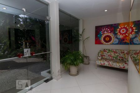 Apartamento à venda com 162m², 3 quartos e 2 vagas Apartamento à venda com 162m², 3 quartos e 2 vagasPortaria