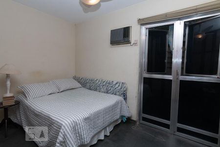 Apartamento à venda com 162m², 3 quartos e 2 vagas Apartamento à venda com 162m², 3 quartos e 2 vagasQuarto 1