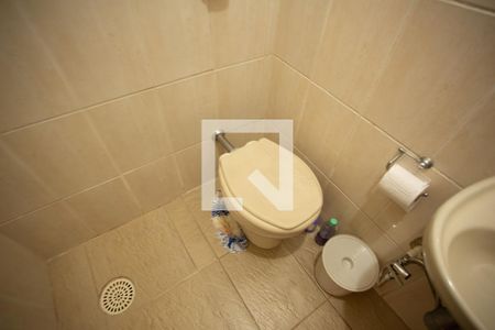 Casa à venda com 300m², 4 quartos e 3 vagas Casa à venda com 300m², 4 quartos e 3 vagasBanheiro 3