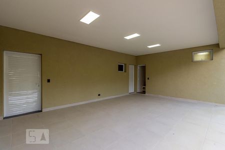 Casa de condomínio à venda com 297m², 4 quartos e 2 vagas Casa de condomínio à venda com 297m², 4 quartos e 2 vagasGaragem