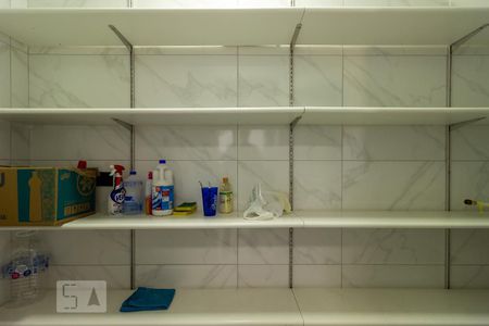 Casa de condomínio à venda com 297m², 4 quartos e 2 vagas Casa de condomínio à venda com 297m², 4 quartos e 2 vagasDespensa