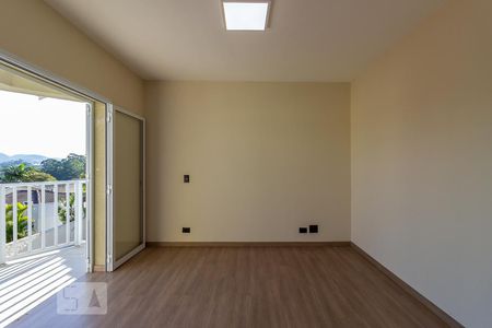 Casa de condomínio à venda com 297m², 4 quartos e 2 vagas Casa de condomínio à venda com 297m², 4 quartos e 2 vagasSuíte Master