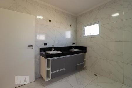 Casa de condomínio à venda com 297m², 4 quartos e 2 vagas Casa de condomínio à venda com 297m², 4 quartos e 2 vagasBanheiro Suíte Master