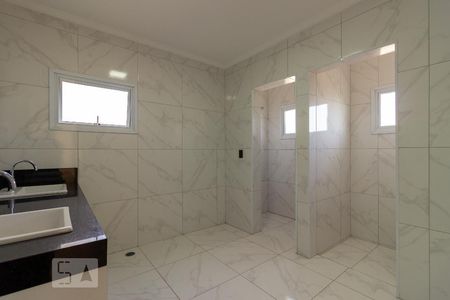 Casa de condomínio à venda com 297m², 4 quartos e 2 vagas Casa de condomínio à venda com 297m², 4 quartos e 2 vagasBanheiro Suíte Master