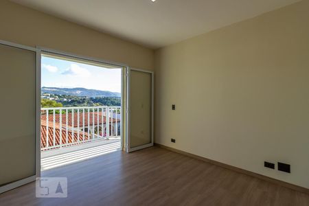 Casa de condomínio à venda com 297m², 4 quartos e 2 vagas Casa de condomínio à venda com 297m², 4 quartos e 2 vagasSuíte Master