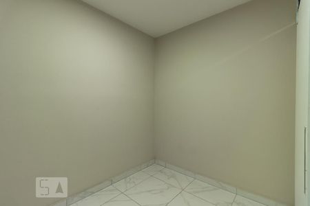 Casa de condomínio à venda com 297m², 4 quartos e 2 vagas Casa de condomínio à venda com 297m², 4 quartos e 2 vagasQuarto de Serviço